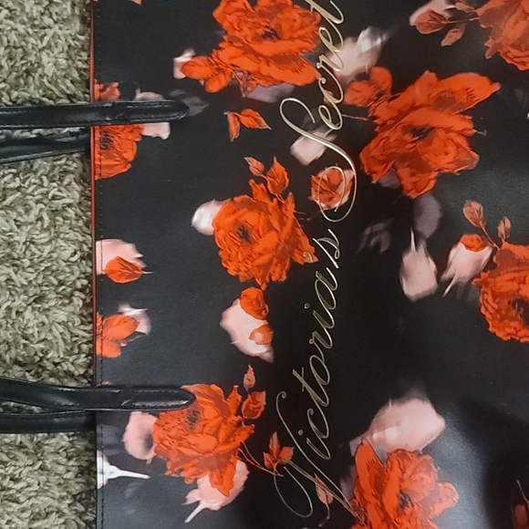 Victoria's Secret Limited Edition 2019 Large Red Floral Rose Tote Bag - Picture 2 of 6